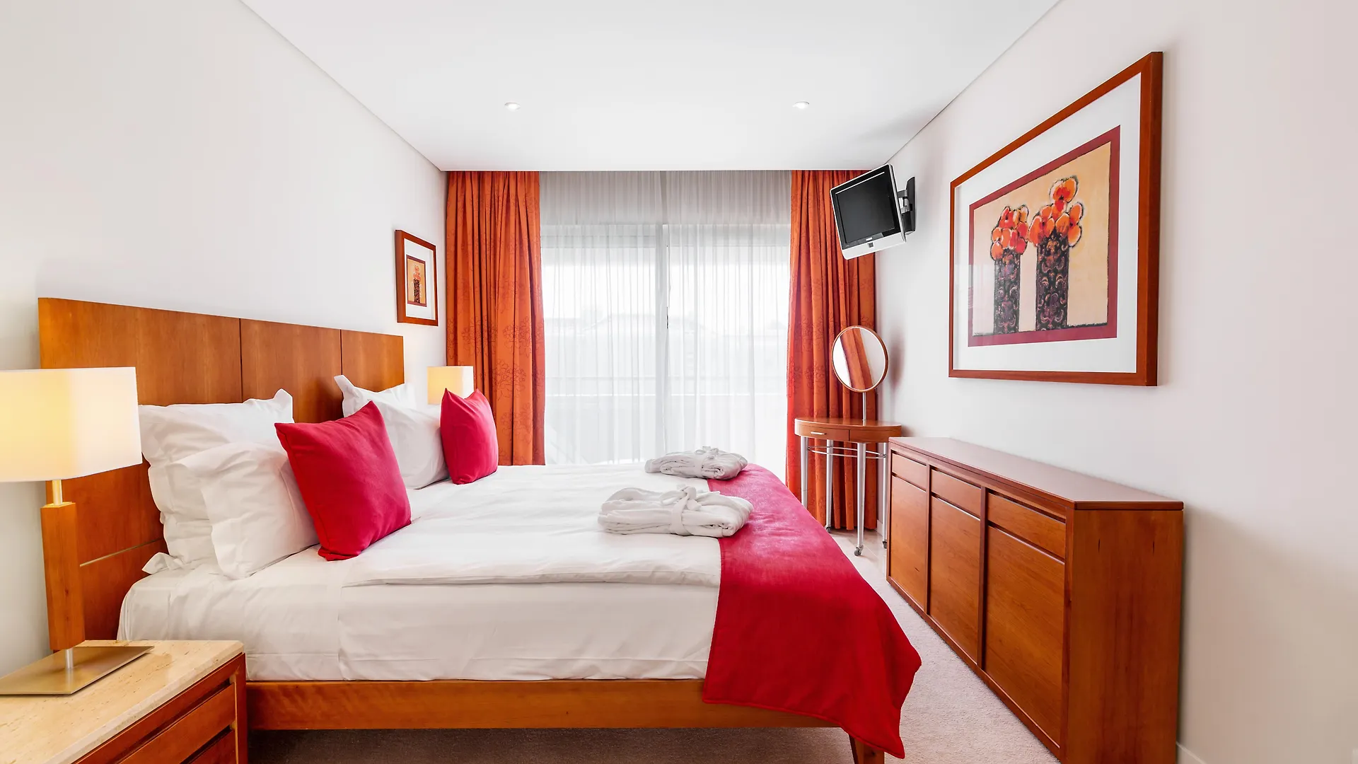 As Cascatas Golf Resort & Spa Vilamoura 5*,